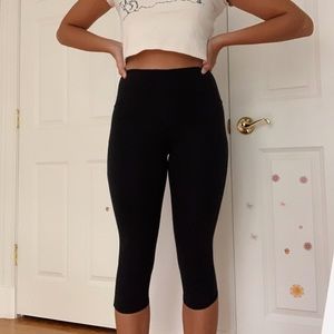 Black Lululemon Cropped Leggings